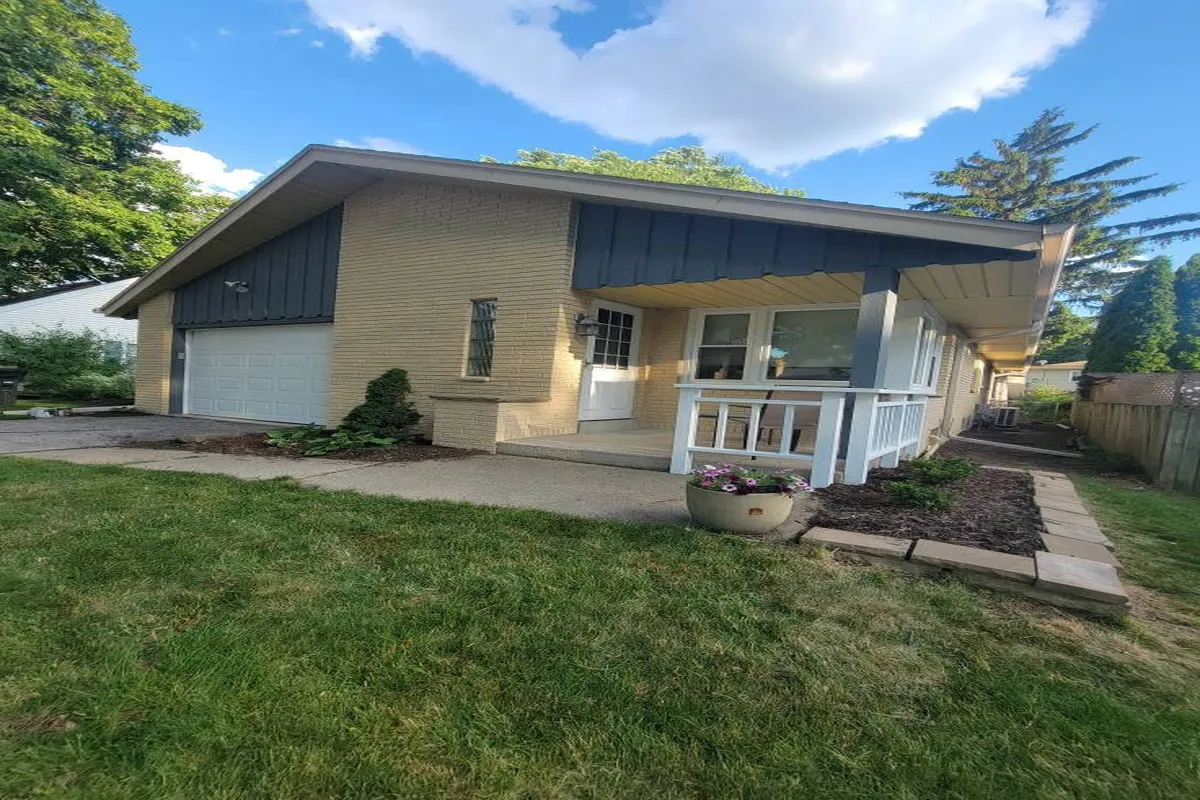Front of a home with fresh exterior paint job